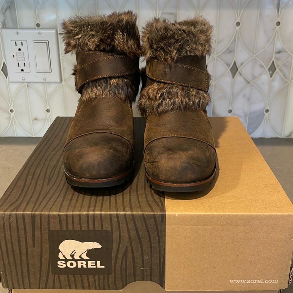 Sorel Joan of arctic wedge ankle bootie